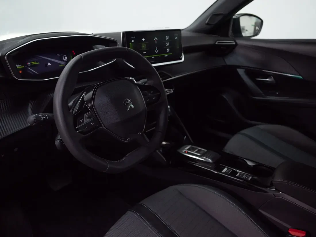 Peugeot 2008 1.2 Active Puretech 130 At año 2023