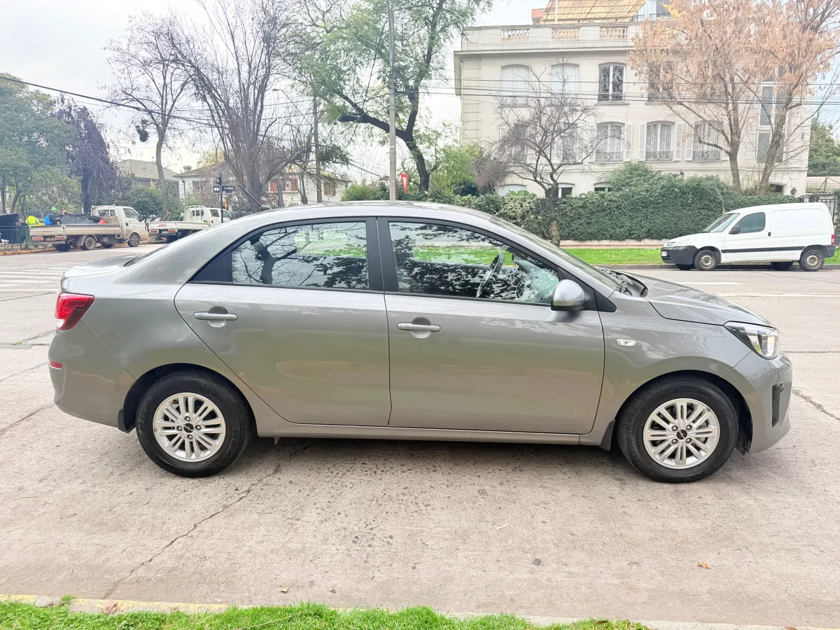 KIA MOTORS SOLUTO 1.4 Ex Sunroof Mt año 2025