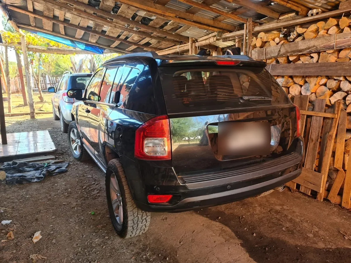 JEEP COMPASS 2.4 Sport At 4x4 año 2013
