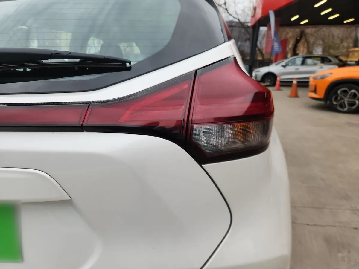 Nissan Kicks 1.6 Sense 4x2 Mt 5p año 2023