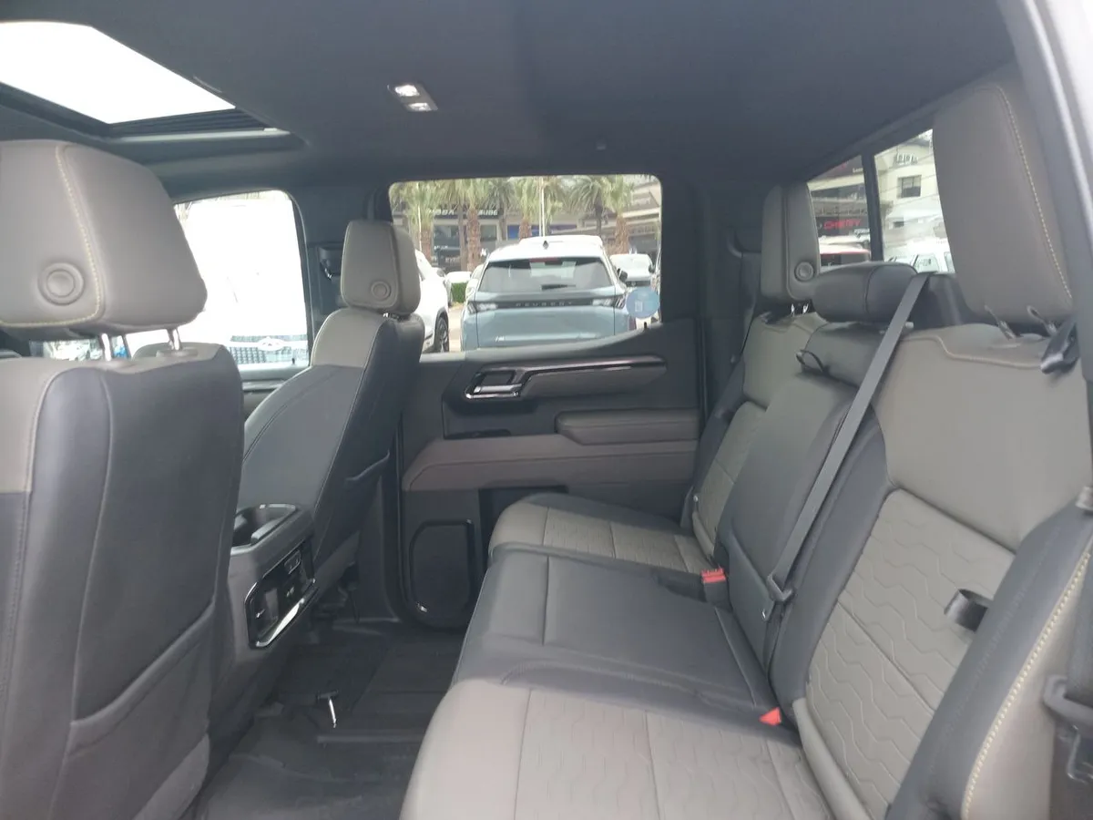 Chevrolet Silverado 6.2 Zr2 4x4 At 4p año 2023