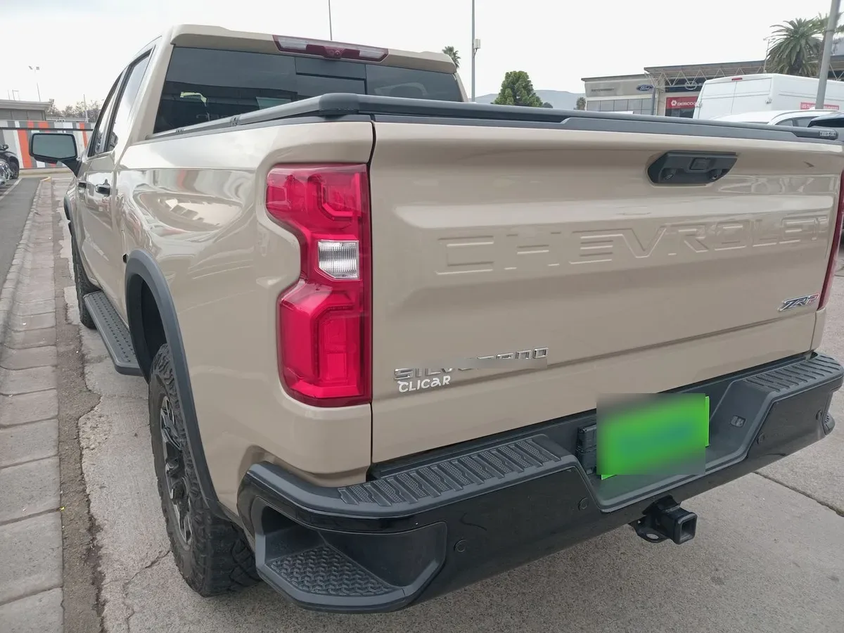 Chevrolet Silverado 6.2 Zr2 4x4 At 4p año 2023