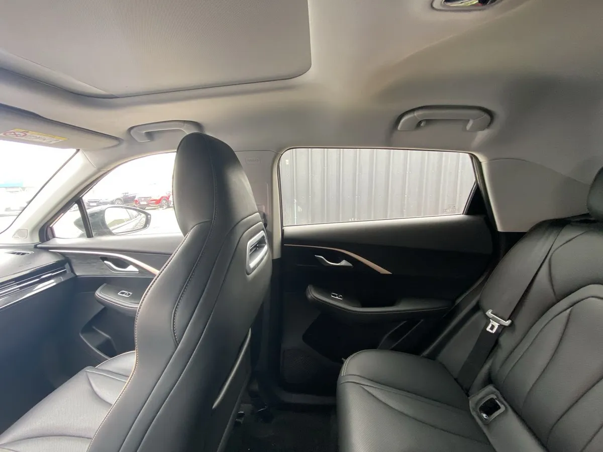 Omoda C5 1.5t Luxury 4x2 Cvt At 5p año 2025