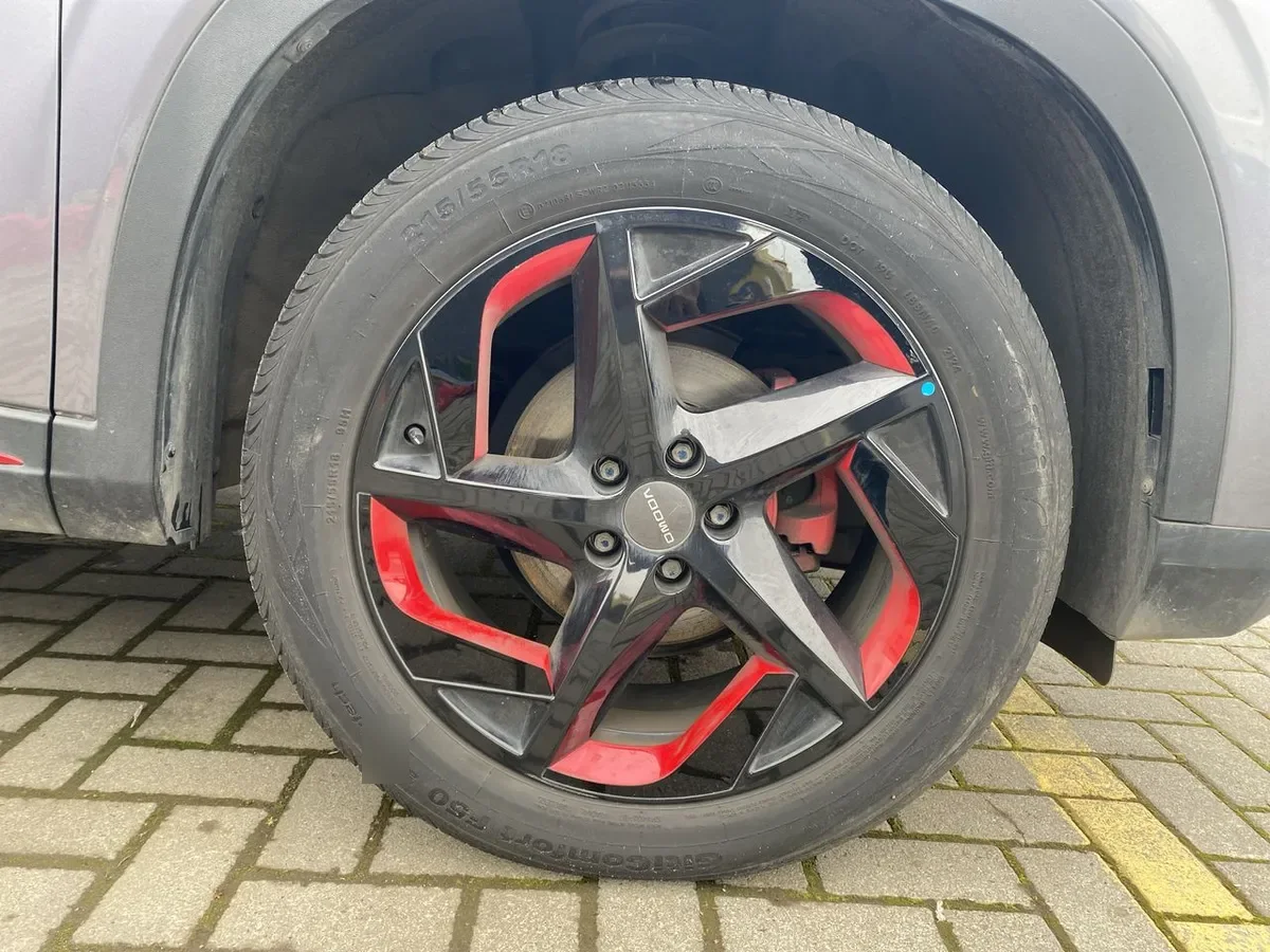 Omoda C5 1.5t Luxury 4x2 Cvt At 5p año 2025