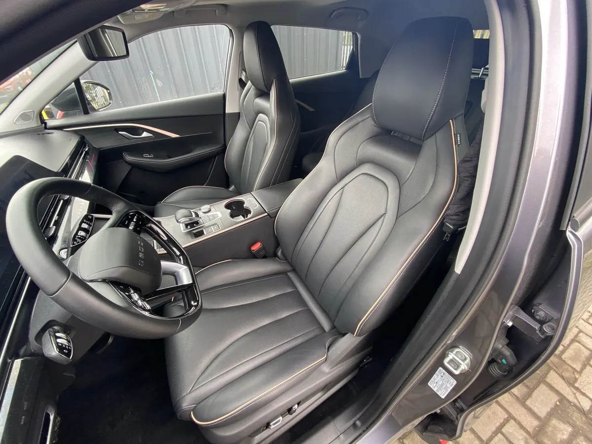 Omoda C5 1.5t Luxury 4x2 Cvt At 5p año 2025