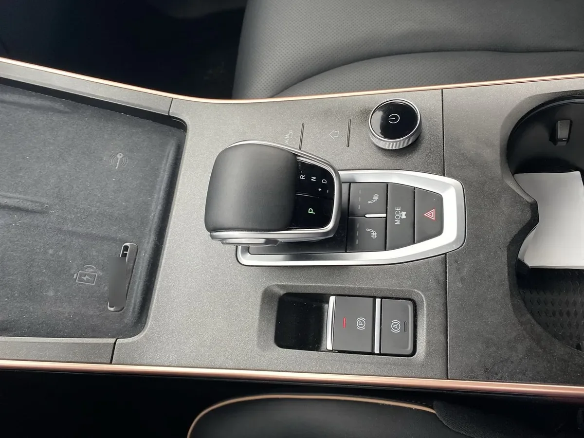 Omoda C5 1.5t Luxury 4x2 Cvt At 5p año 2025