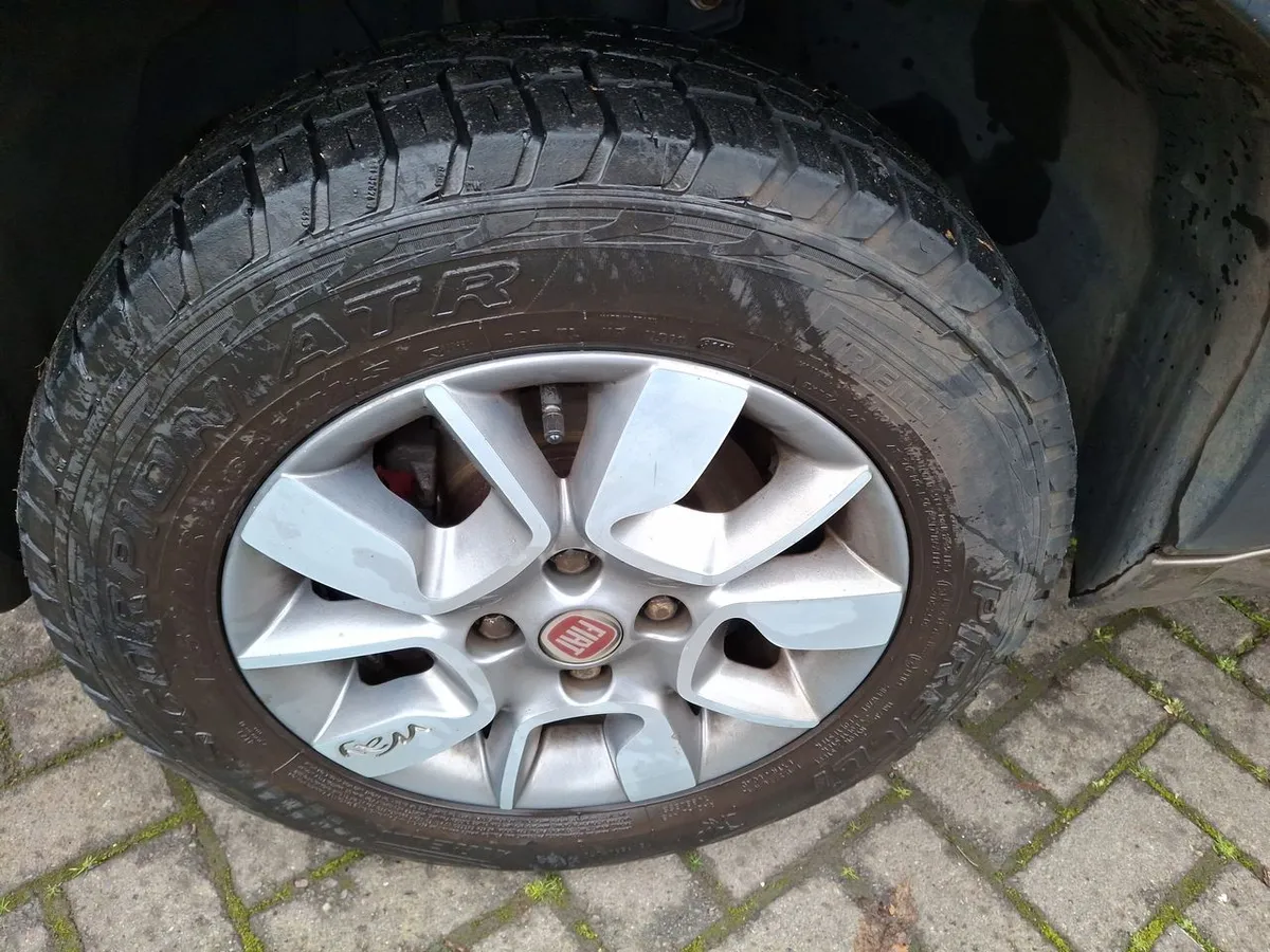 Fiat Uno 1.4 Way Evo Style 4x2 Aa Mt 5p año 2019