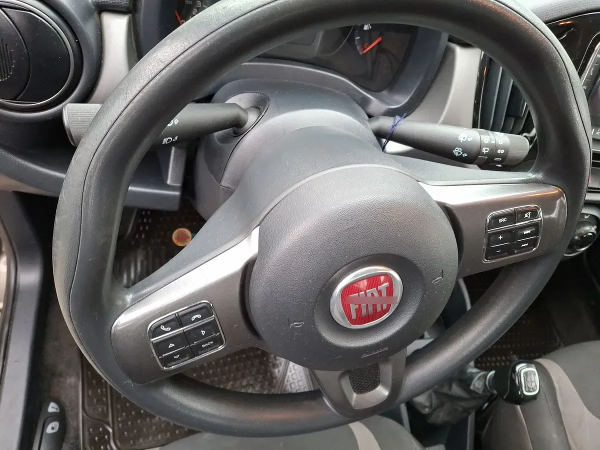 Fiat Uno 1.4 Way Evo Style 4x2 Aa Mt 5p año 2019