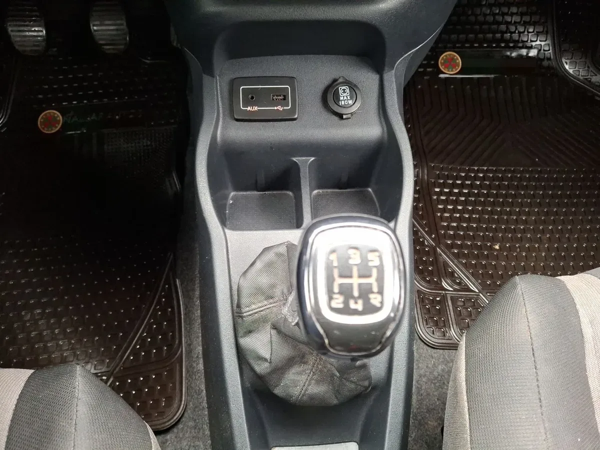 Fiat Uno 1.4 Way Evo Style 4x2 Aa Mt 5p año 2019