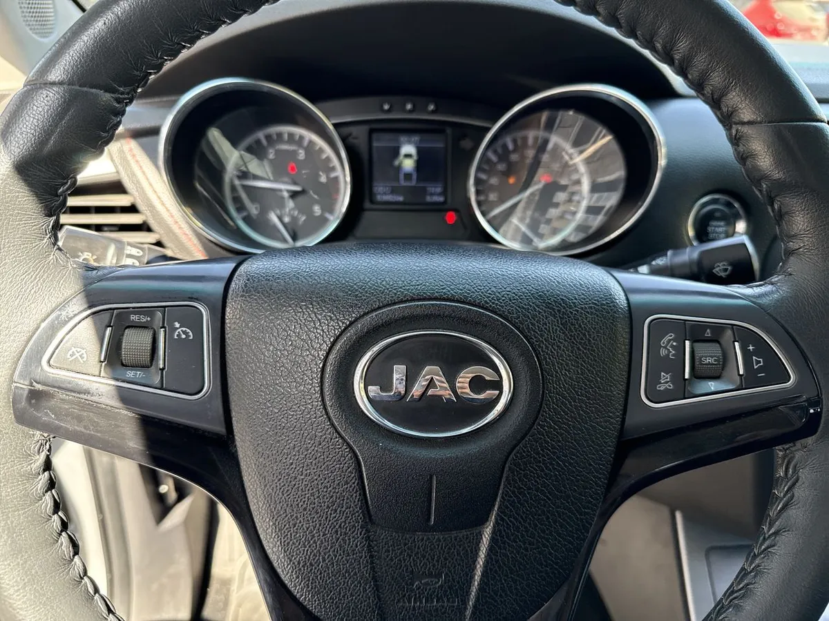JAC T8 2.0 Advance 4x2 Diesel Mt 4p año 2022