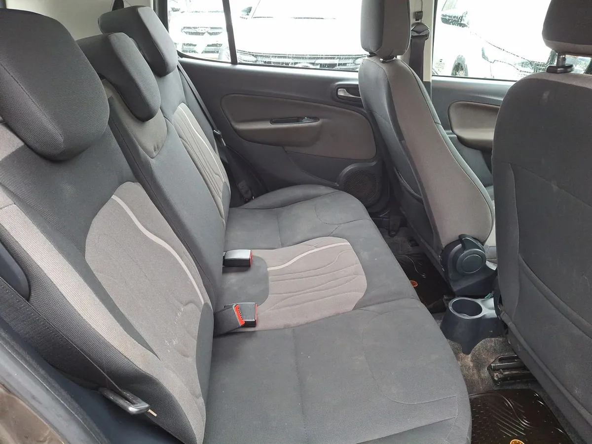 Fiat Uno 1.4 Way Evo Style 4x2 Aa Mt 5p año 2019