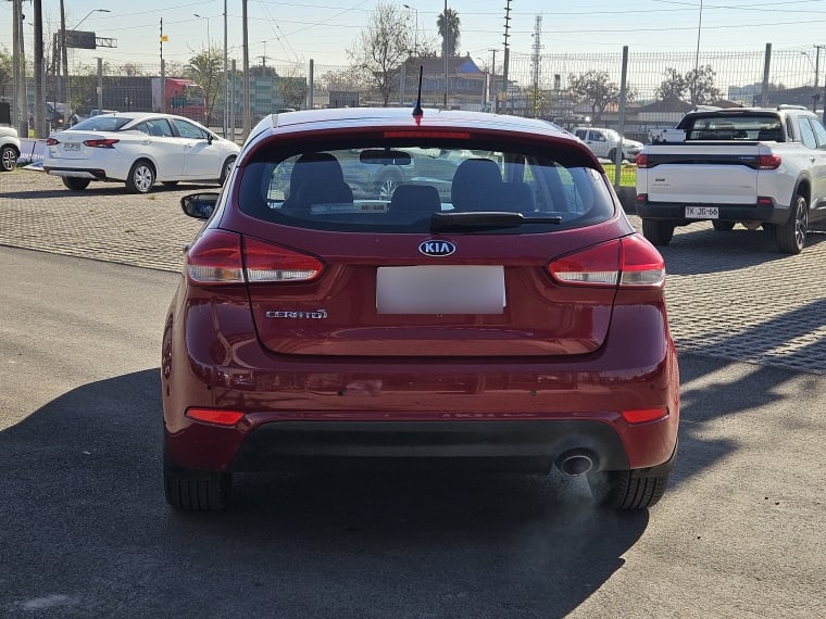 Kia Cerato 5 5 Ex Mt 1.6 año 2019