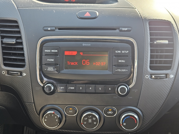 Kia Cerato 5 5 Ex Mt 1.6 año 2019