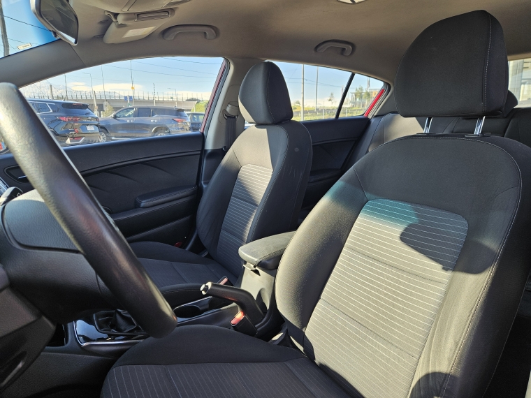 Kia Cerato 5 5 Ex Mt 1.6 año 2019