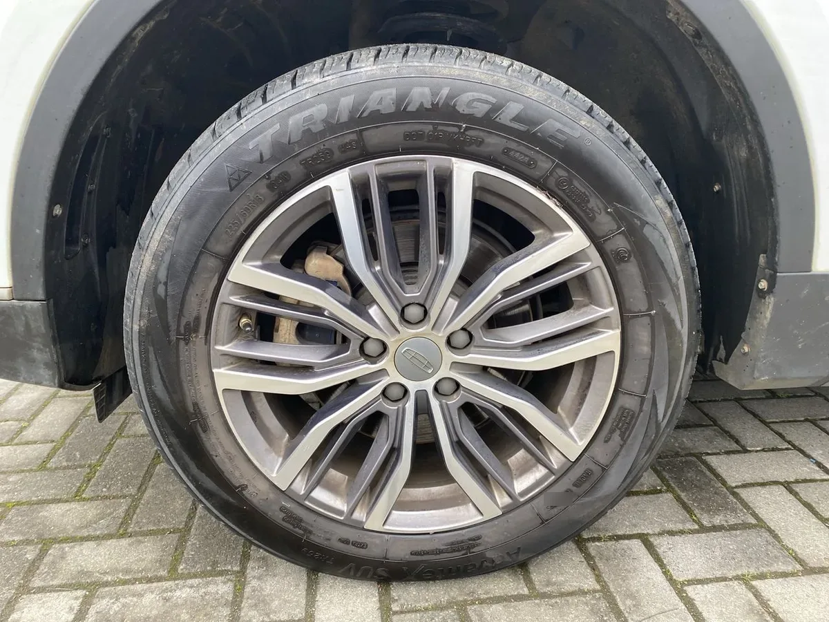 Geely Azkarra 1.5t Luxury 4x4 Dct 7at 5p año 2023