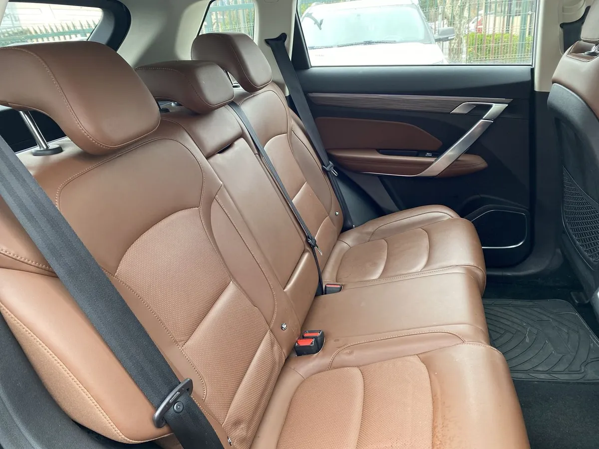 Geely Azkarra 1.5t Luxury 4x4 Dct 7at 5p año 2023