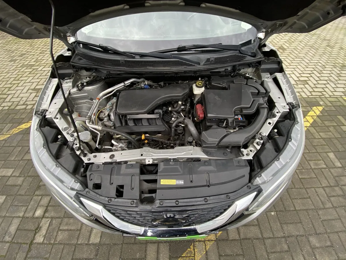Nissan Qashqai 2.0 Exclusive Multimedia Cvt 4x4 At 5p año 2021