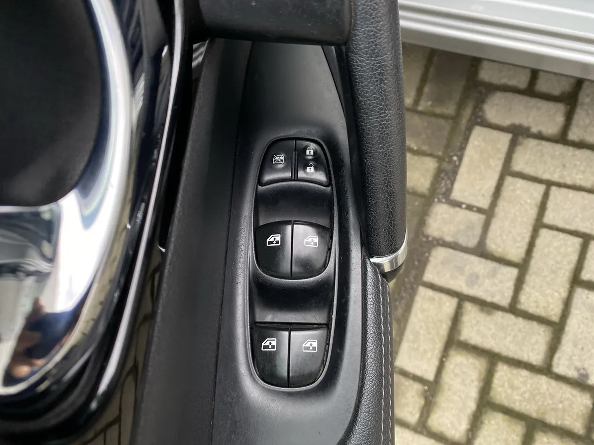 Nissan Qashqai 2.0 Exclusive Multimedia Cvt 4x4 At 5p año 2021