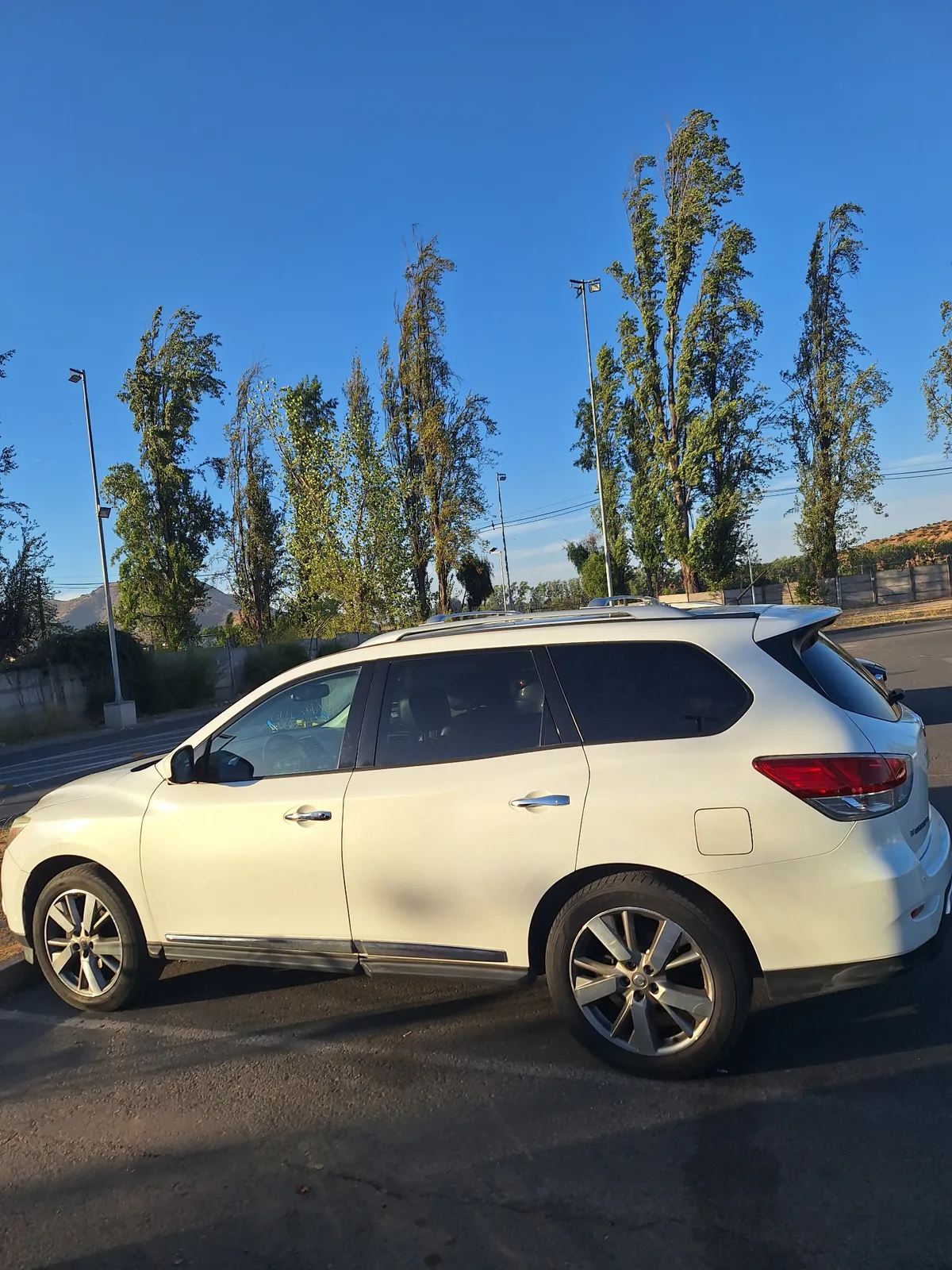 NISSAN PATHFINDER 3.5 Exclusi Cvt At 4x4 año 2014
