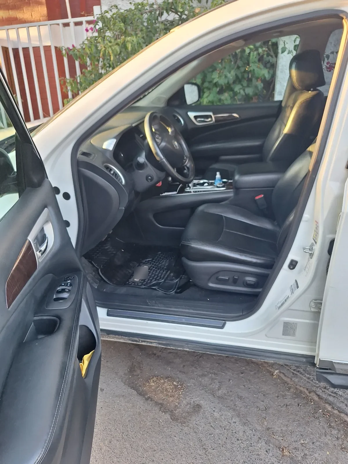 NISSAN PATHFINDER 3.5 Exclusi Cvt At 4x4 año 2014