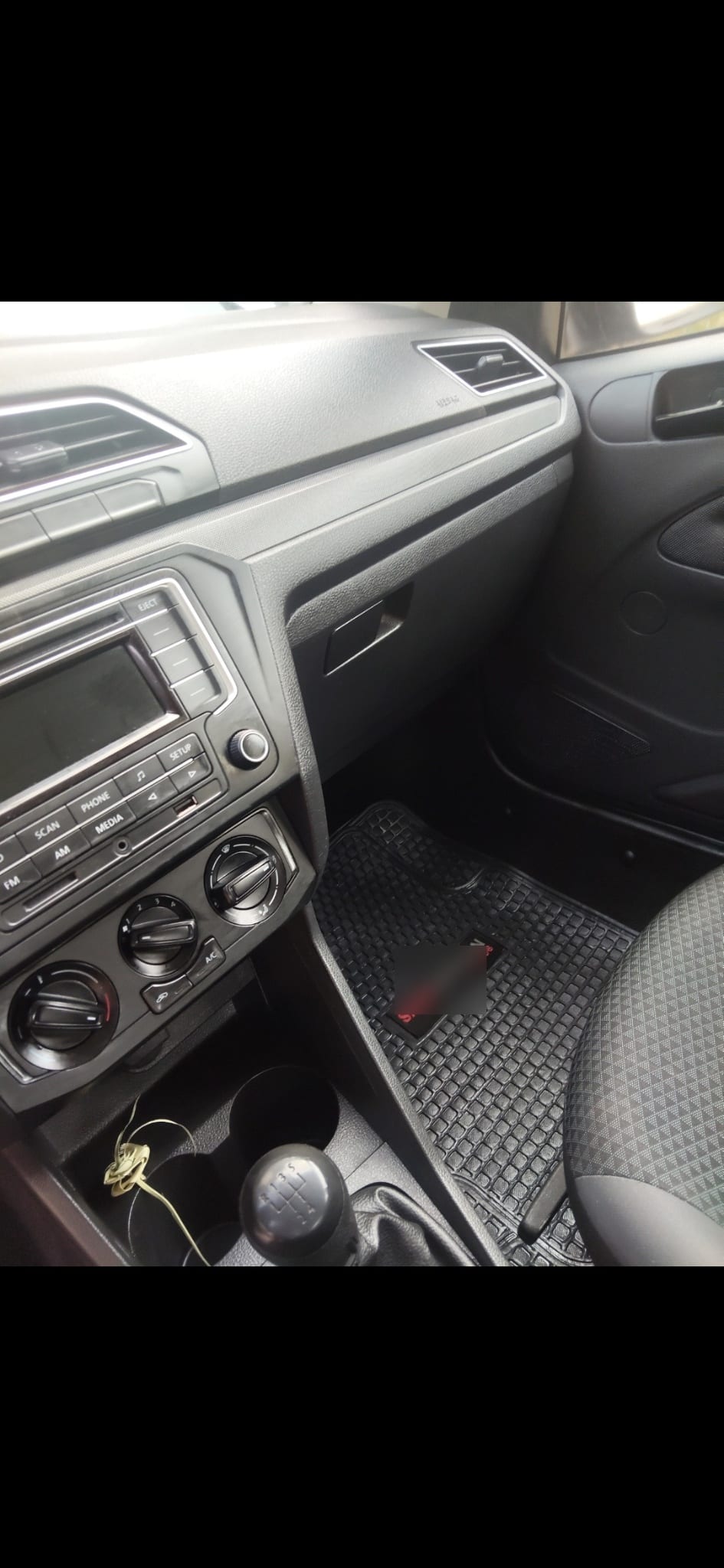 VOLKSWAGEN VOYAGE 1.6 Trendline Mt año 2022