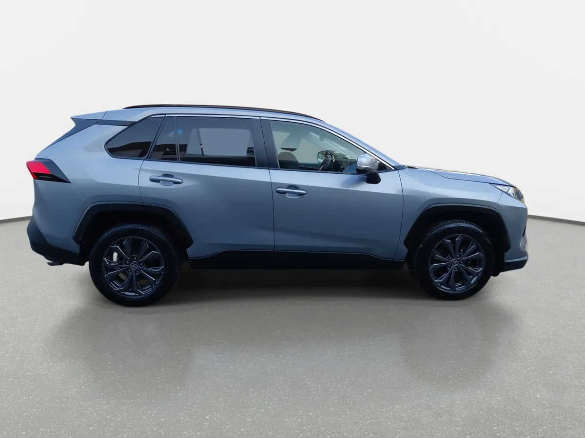 Toyota Rav 4 2.5 Xle 4x2 At 5p año 2022
