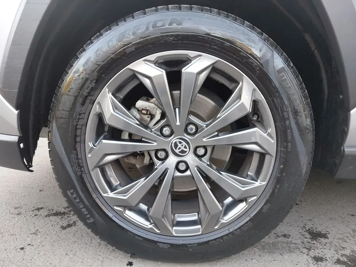 Toyota Rav 4 2.5 Xle 4x2 At 5p año 2022