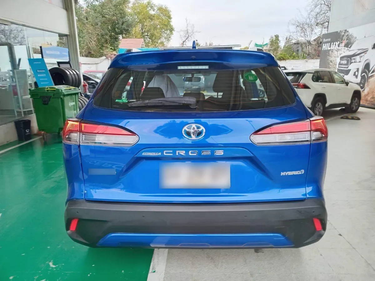 Toyota Corolla Cross 1.8 Seg Hybrid 4x2 Cvt At 5p año 2023