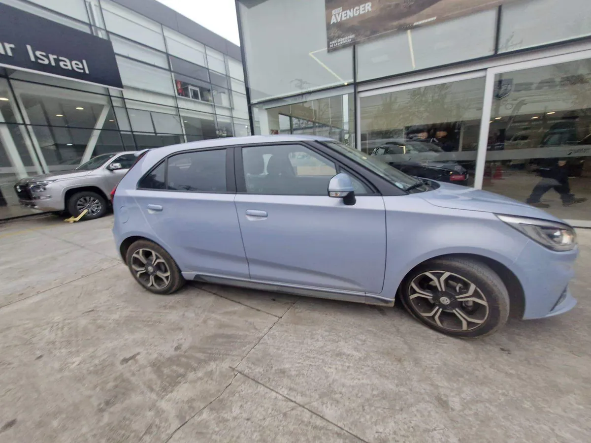 MG 3 1.5 Comfort 4x2 Hb At 5p año 2023
