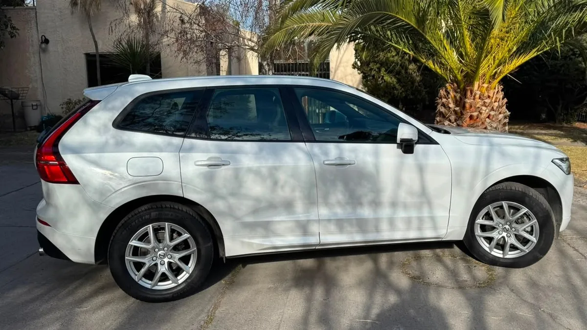 VOLVO XC60 2.0 D4 Momentum At 4x4 Diesel año 2019