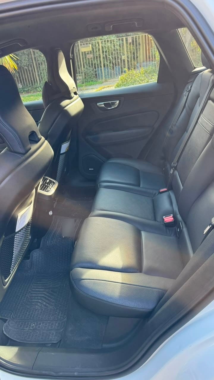 VOLVO XC60 2.0 D4 Momentum At 4x4 Diesel año 2019
