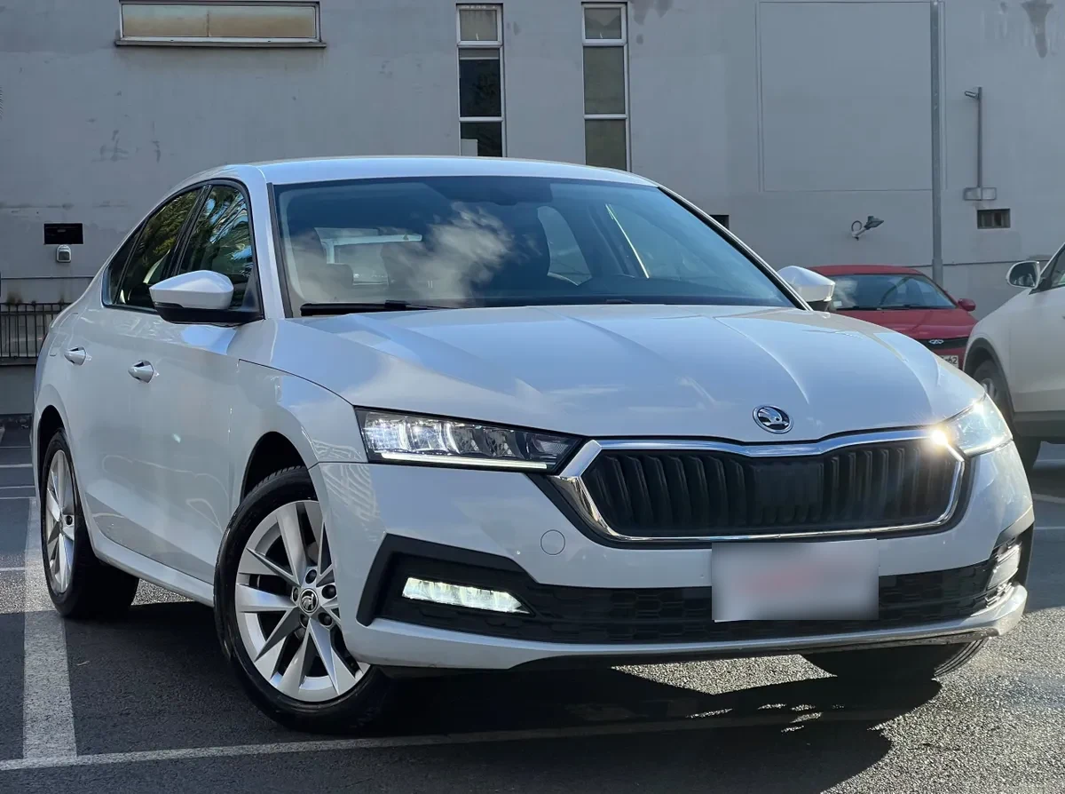 Skoda Octavia Tsi 4x2 1.4 Auto año 2022