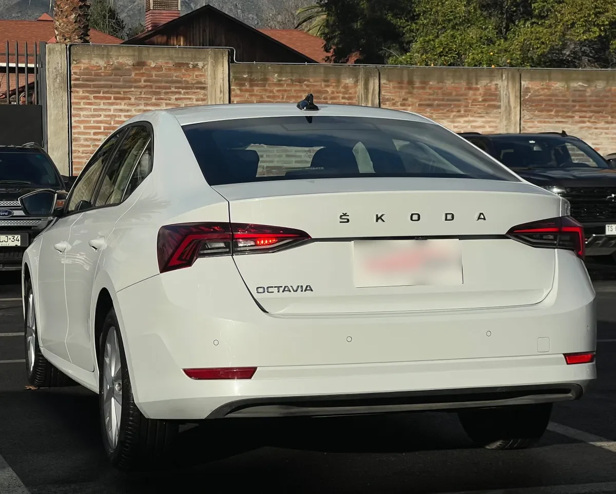 Skoda Octavia Tsi 4x2 1.4 Auto año 2022