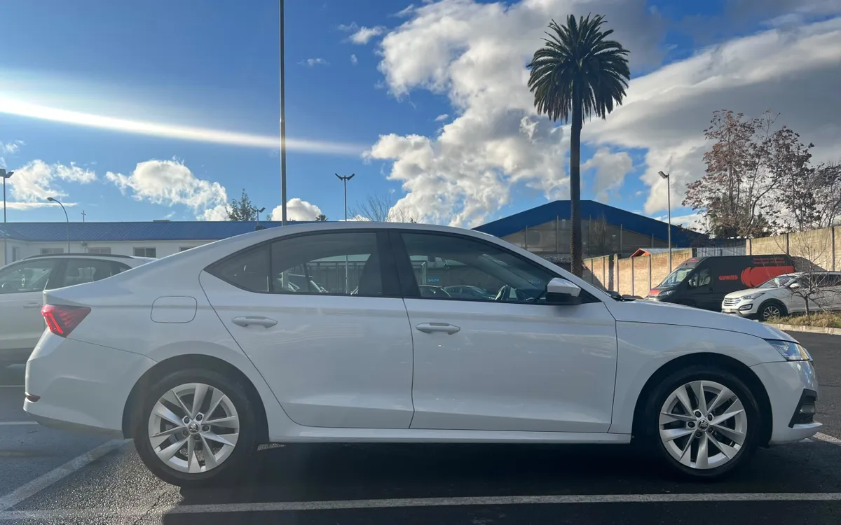Skoda Octavia Tsi 4x2 1.4 Auto año 2022