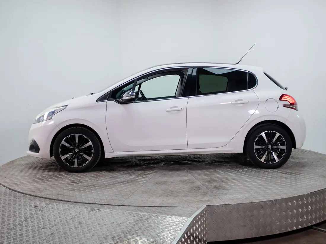 Peugeot 208 1.2 Signature Puretech At año 2019