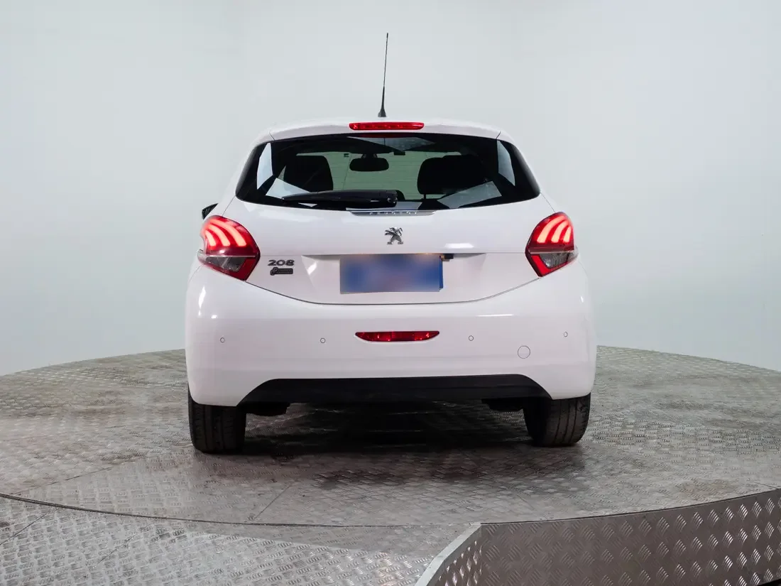 Peugeot 208 1.2 Signature Puretech At año 2019