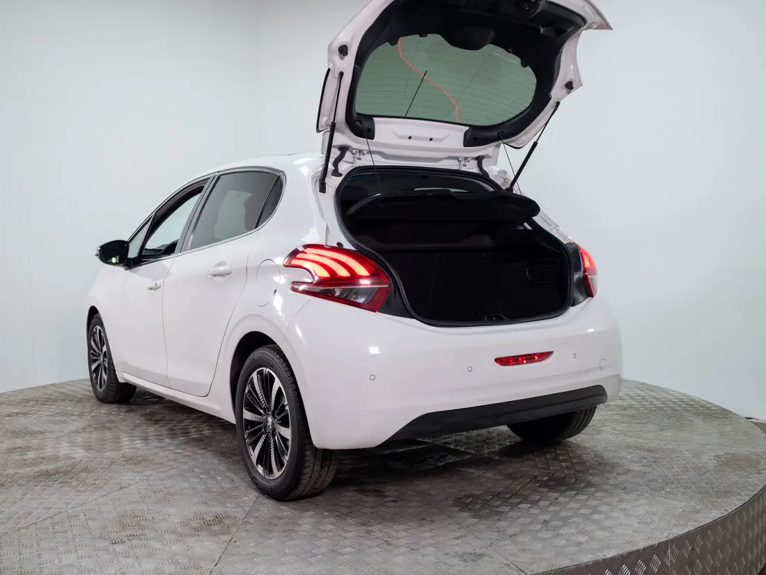 Peugeot 208 1.2 Signature Puretech At año 2019