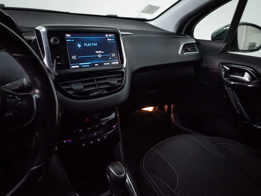 Peugeot 208 1.2 Signature Puretech At año 2019