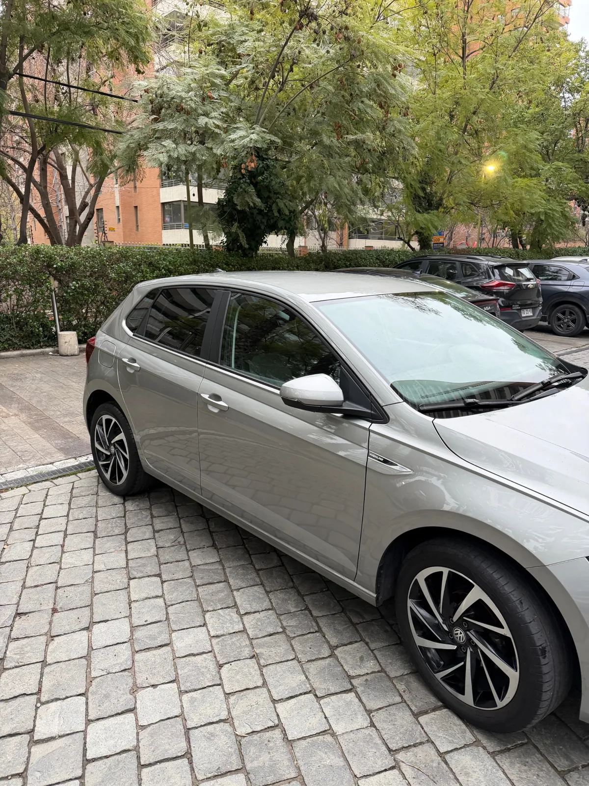 VOLKSWAGEN POLO 1.6 Highline Mt año 2022