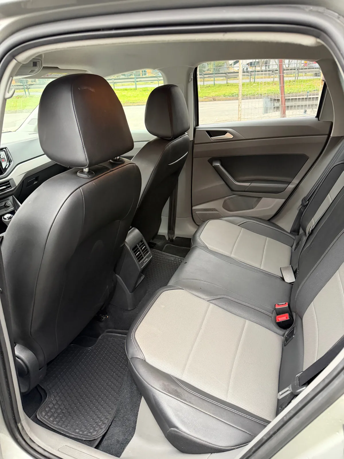 VOLKSWAGEN POLO 1.6 Highline Mt año 2022