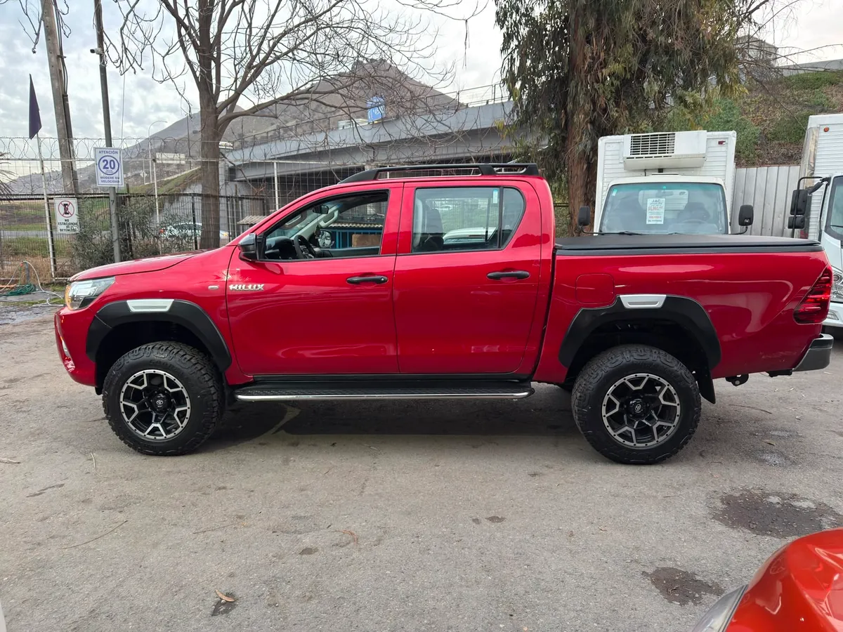 TOYOTA HILUX 2.4 Dx Mt Diesel año 2021