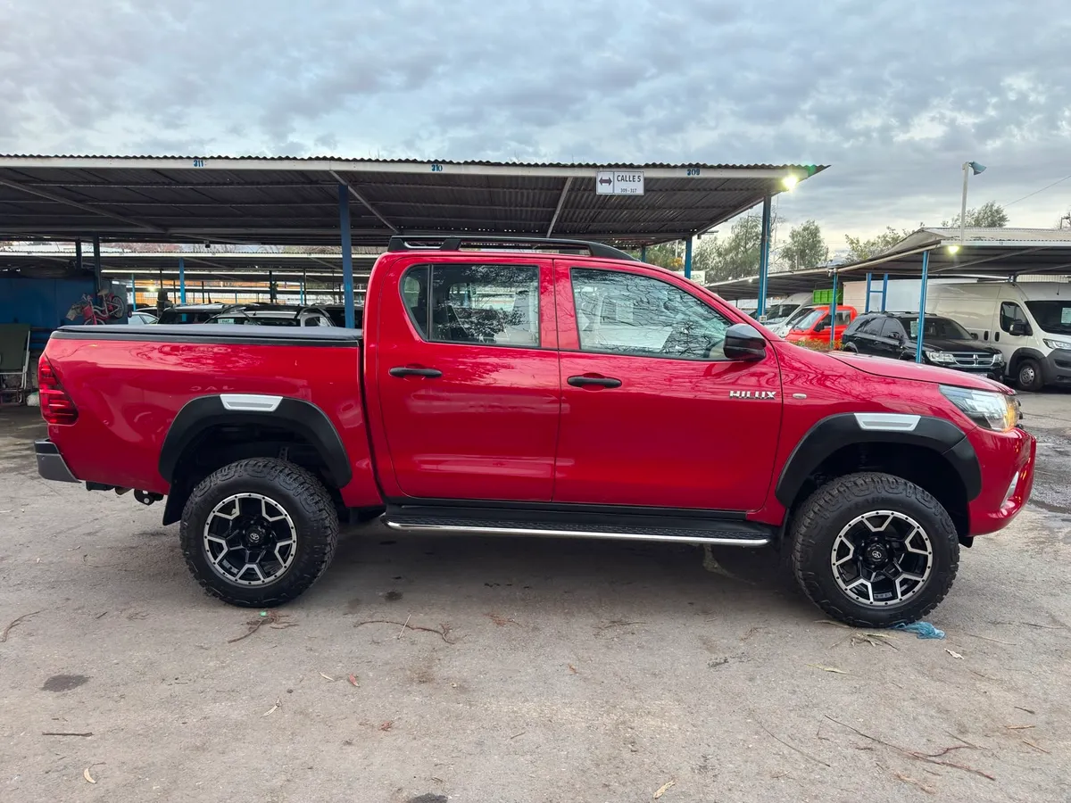 TOYOTA HILUX 2.4 Dx Mt Diesel año 2021
