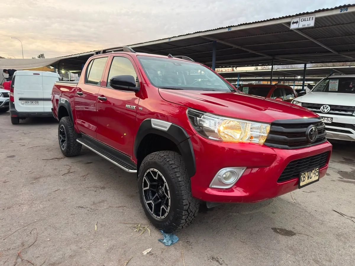 TOYOTA HILUX 2.4 Dx Mt Diesel año 2021