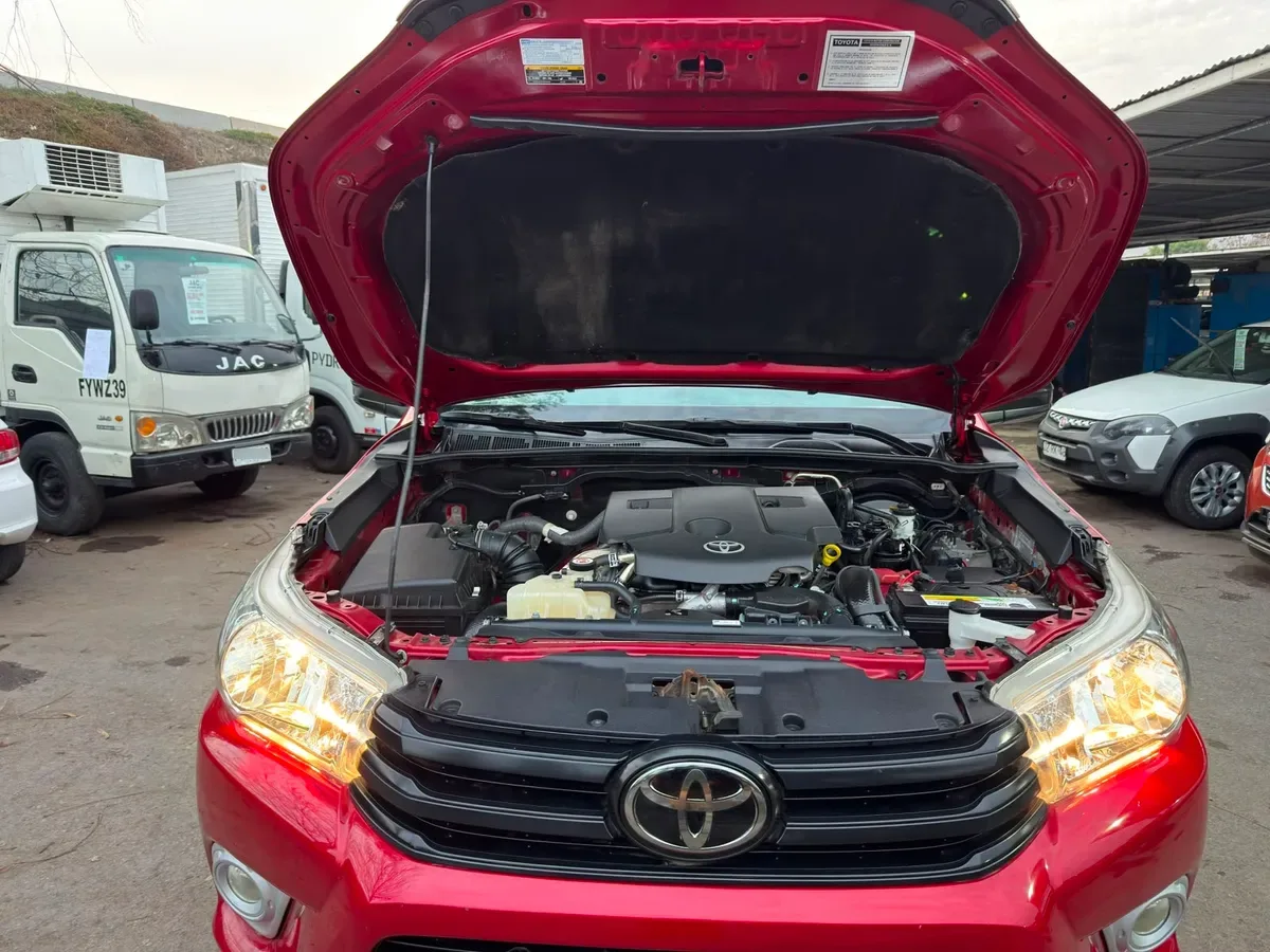 TOYOTA HILUX 2.4 Dx Mt Diesel año 2021