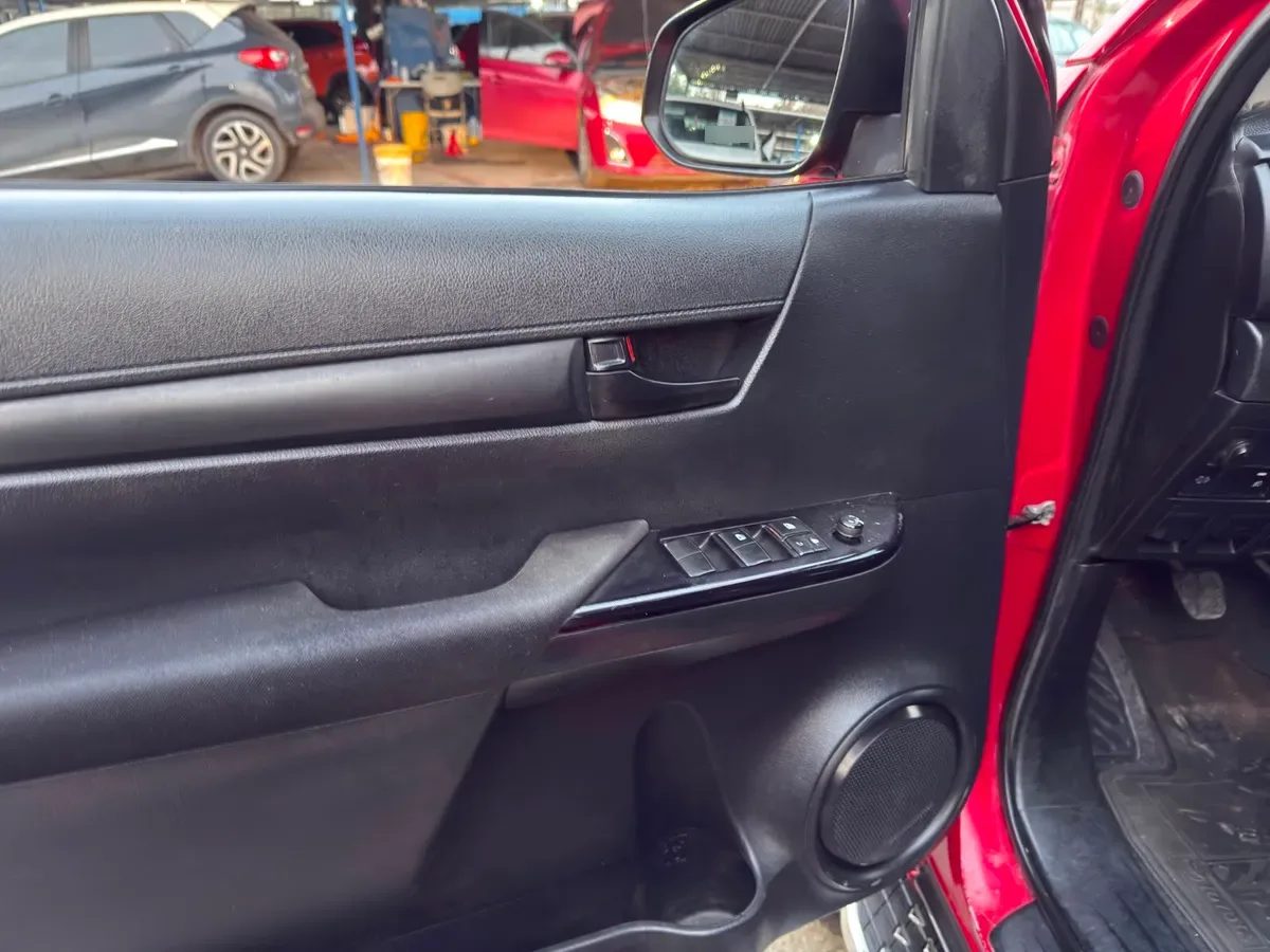 TOYOTA HILUX 2.4 Dx Mt Diesel año 2021