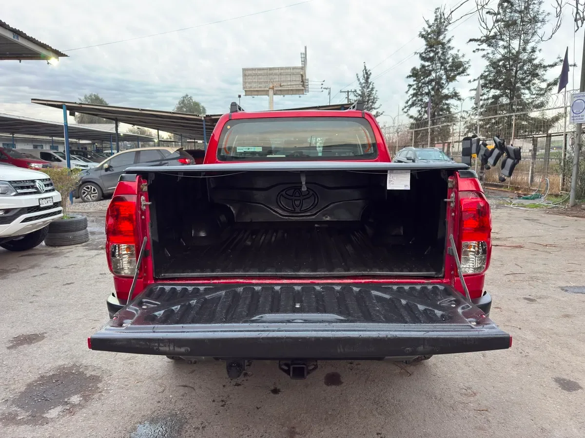 TOYOTA HILUX 2.4 Dx Mt Diesel año 2021