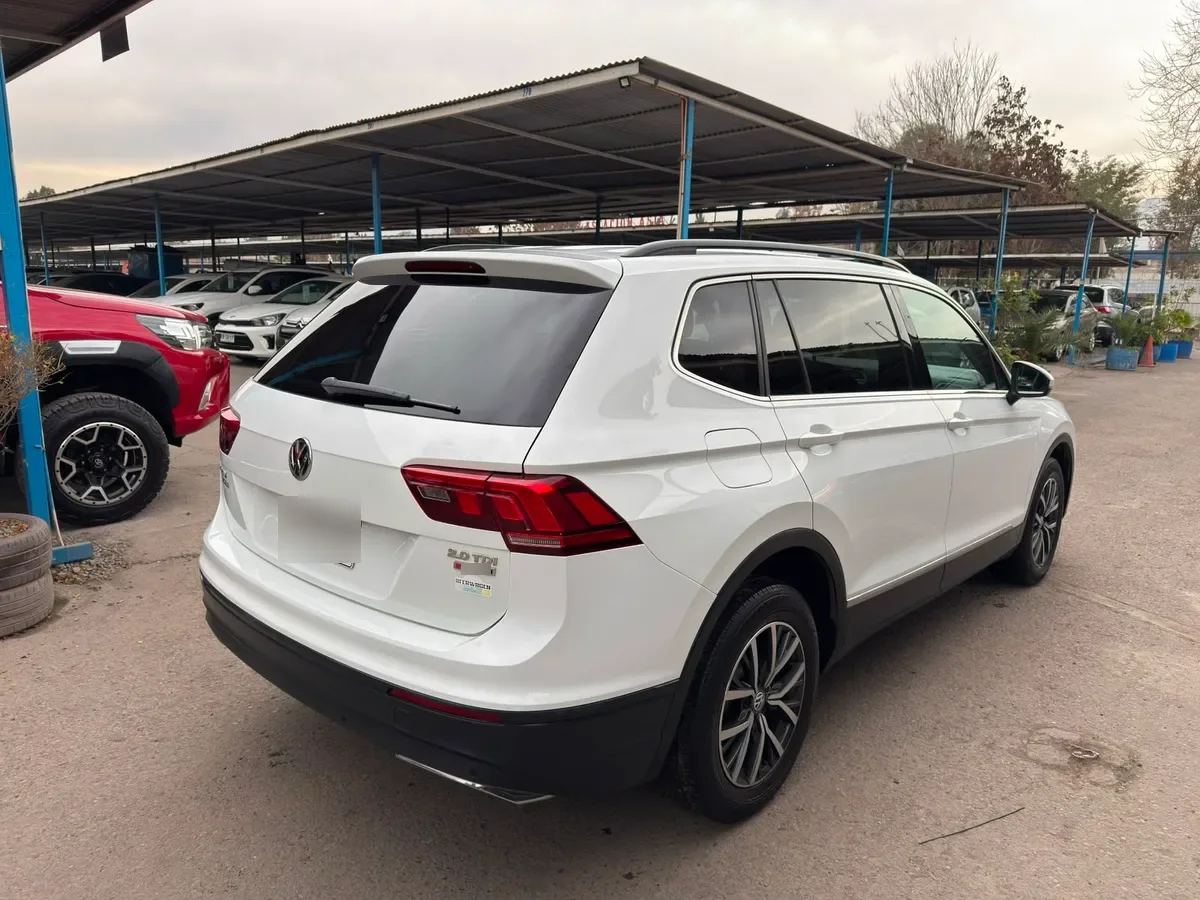 VOLKSWAGEN TIGUAN 2.0 Tdi Limited 4m 150hp At 4x4 Diesel año 2019