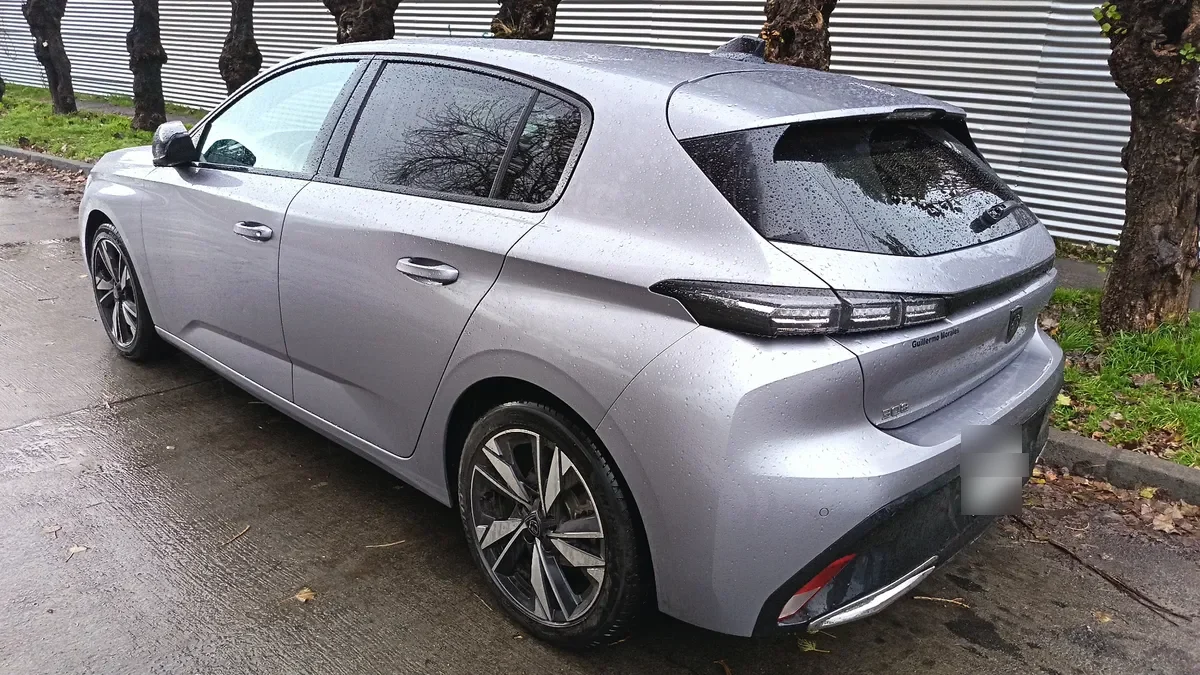 PEUGEOT 308 1.2 Allure Pack Puretech 130hp At año 2023