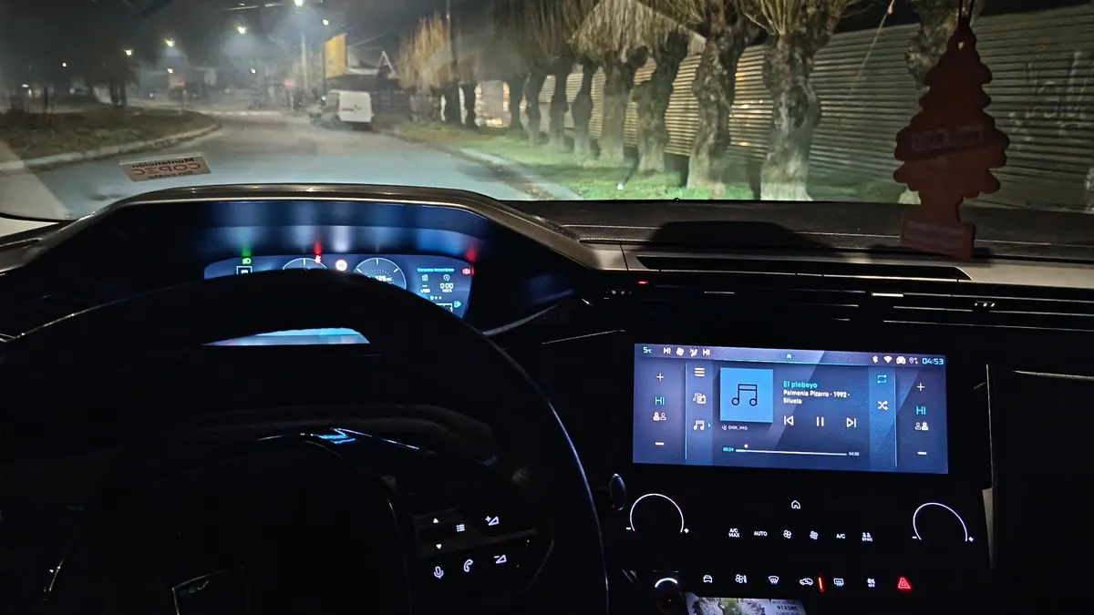 PEUGEOT 308 1.2 Allure Pack Puretech 130hp At año 2023