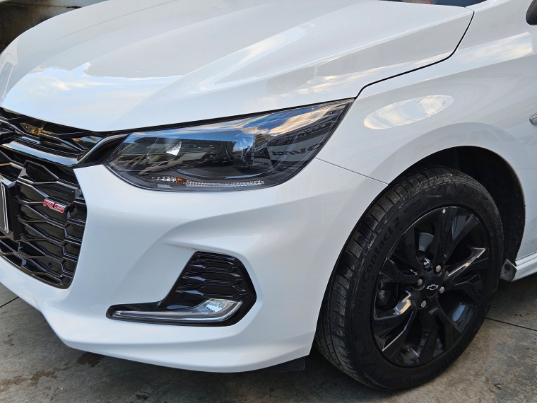 Chevrolet Onix 1.0t Rs Mt año 2025